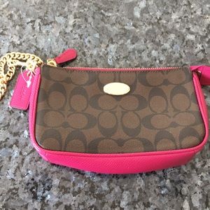 NWOT Coach Wristlet - Signature with Pink